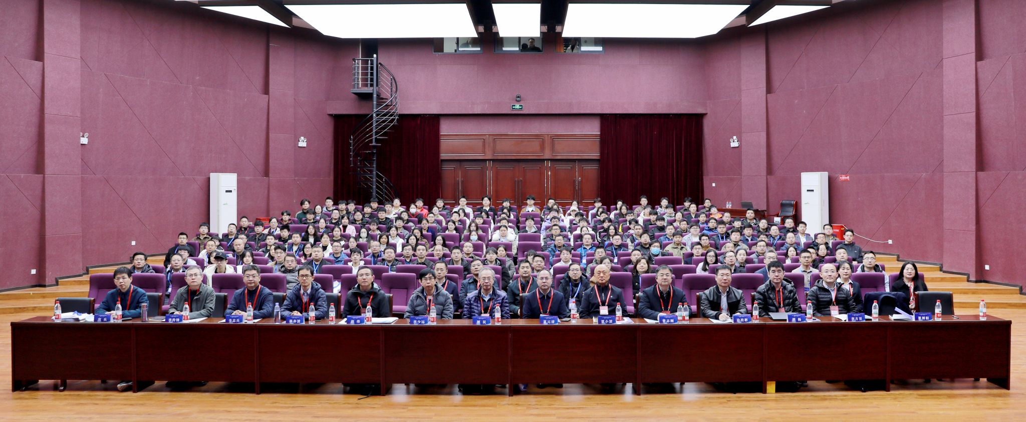 海角视频
承办第二届河南省电子信息学术大会